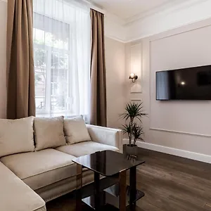 https://neoclassic-apartment.hotelslviv.net